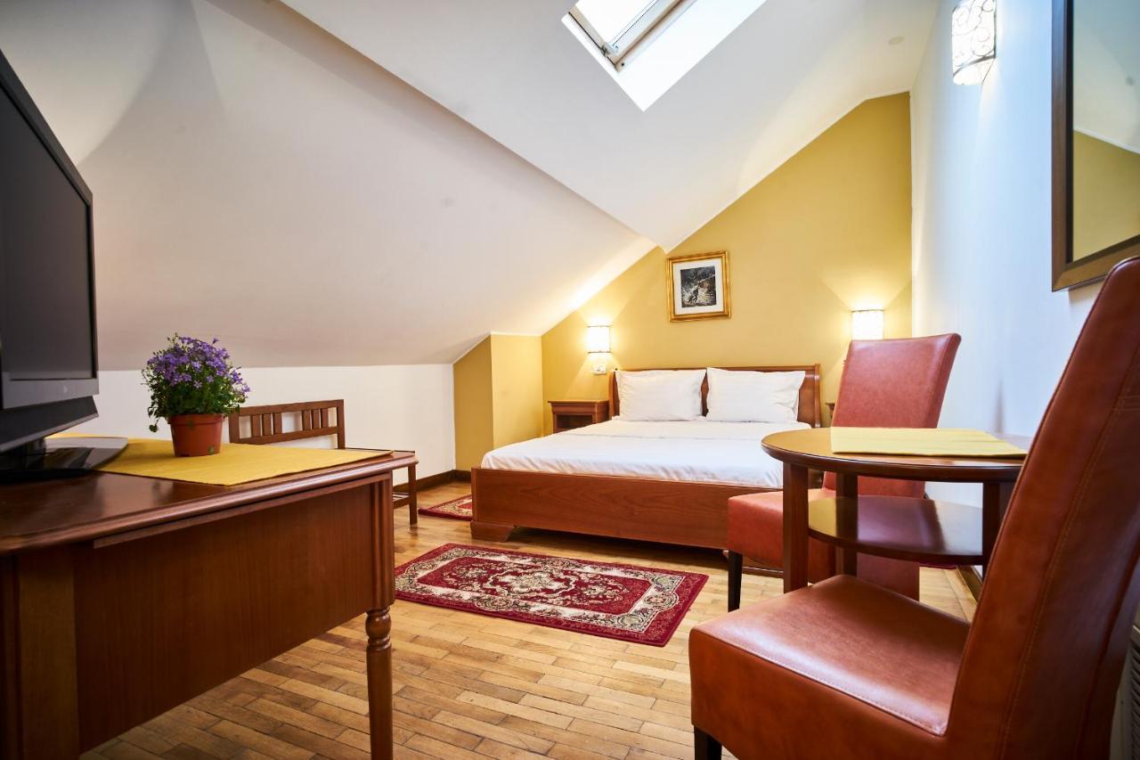 Cozy Attic Room VI بوخارست المظهر الخارجي الصورة