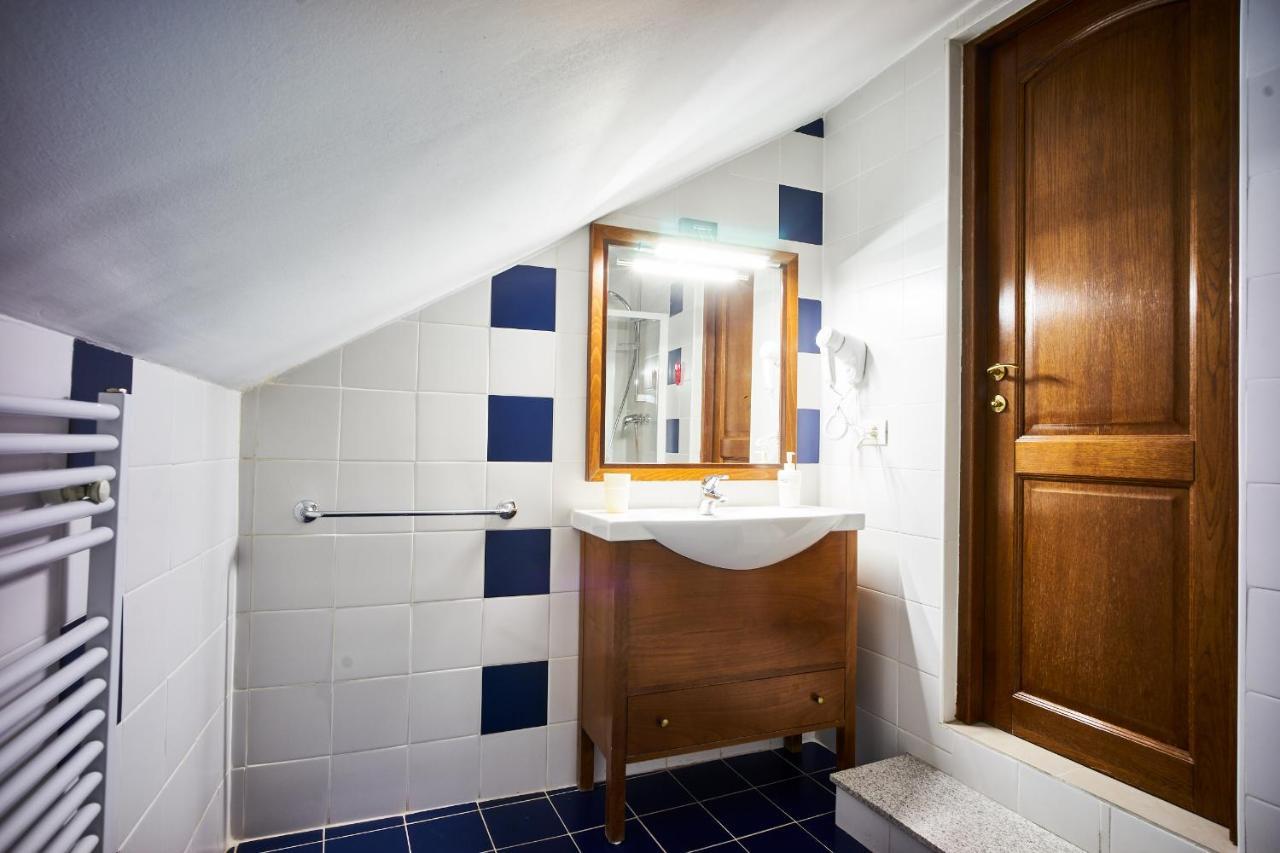 Cozy Attic Room VI بوخارست المظهر الخارجي الصورة